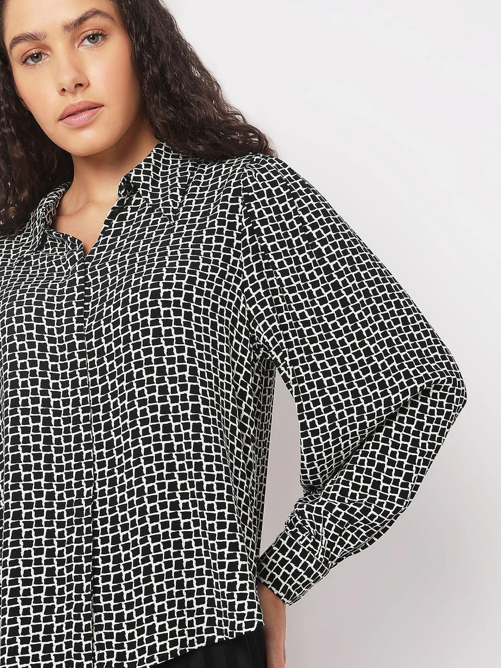 BLACK ABSTRACT PRINT SHIRT