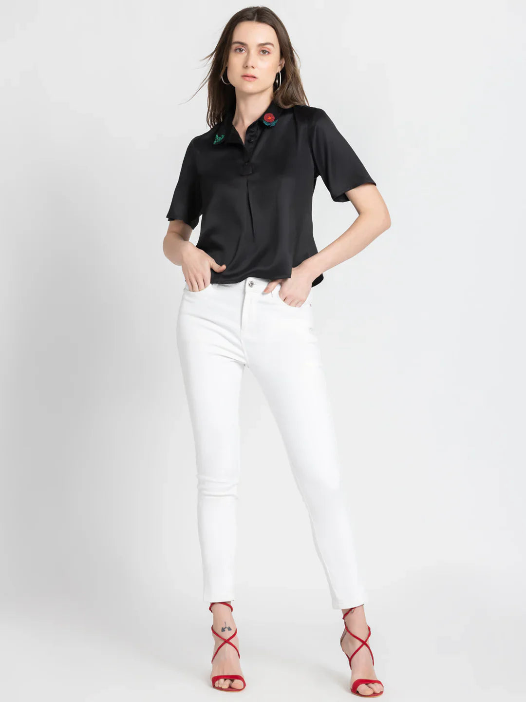Black shirt collar embroidered short sleeves top