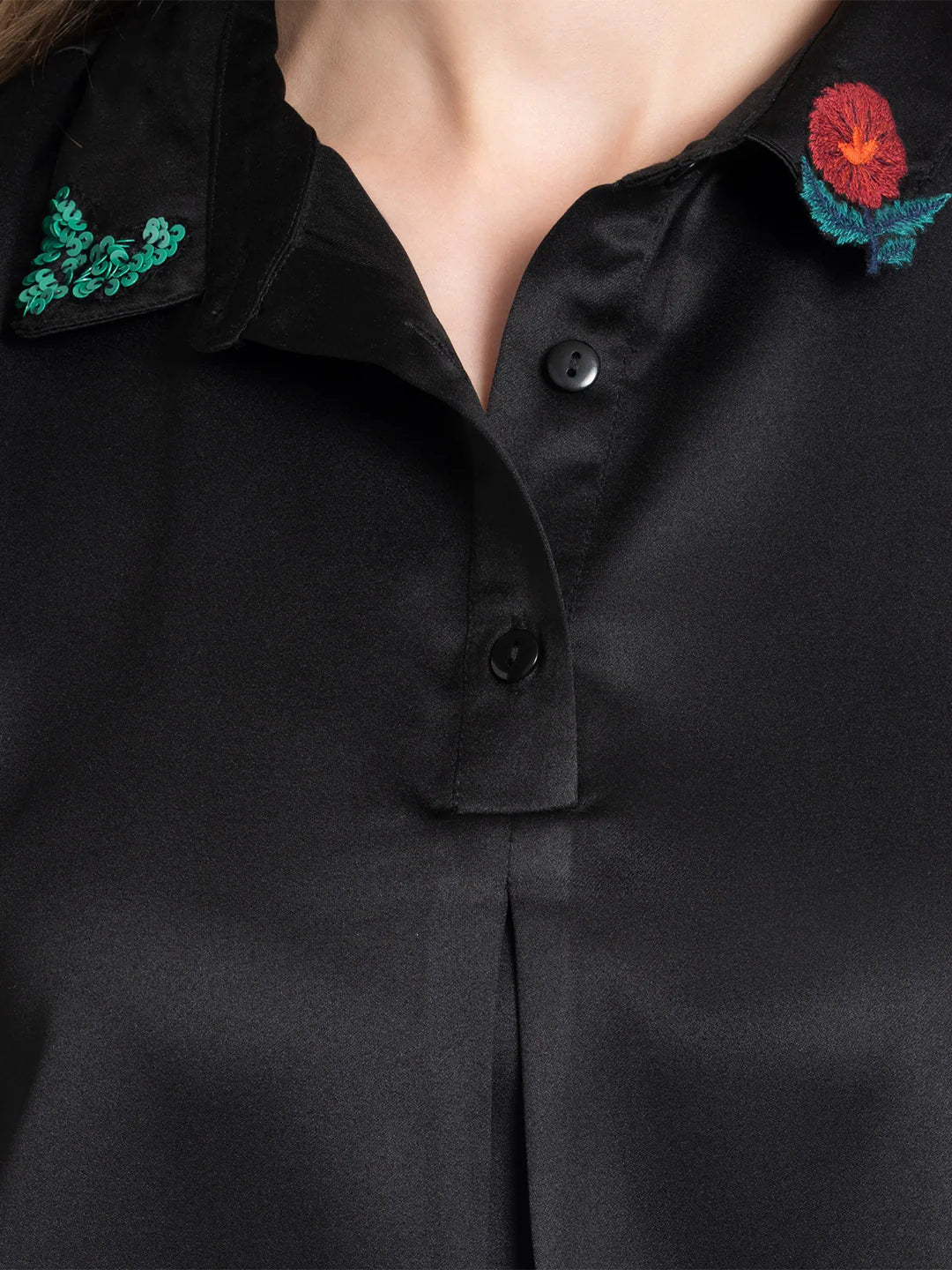 Black shirt collar embroidered short sleeves top