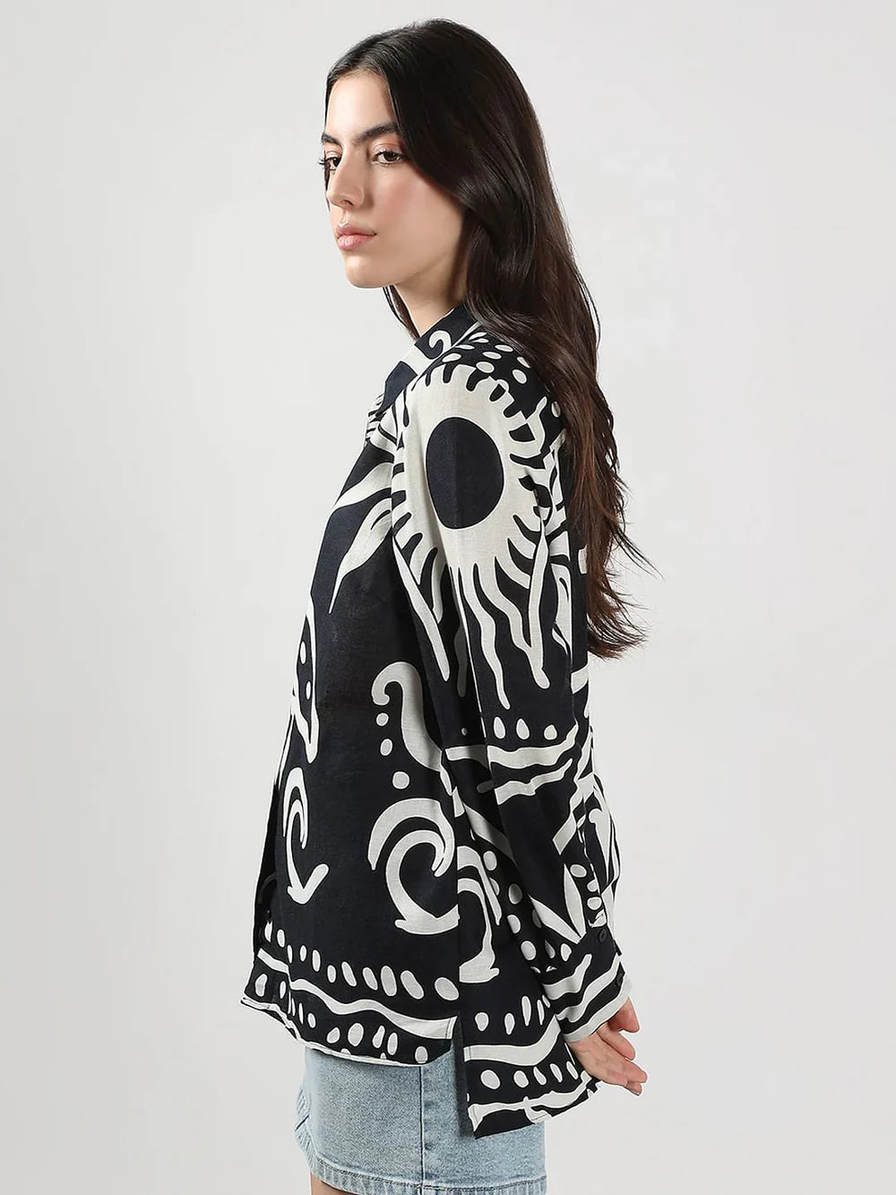 BLACK & WHITE PRINTED SHIRT