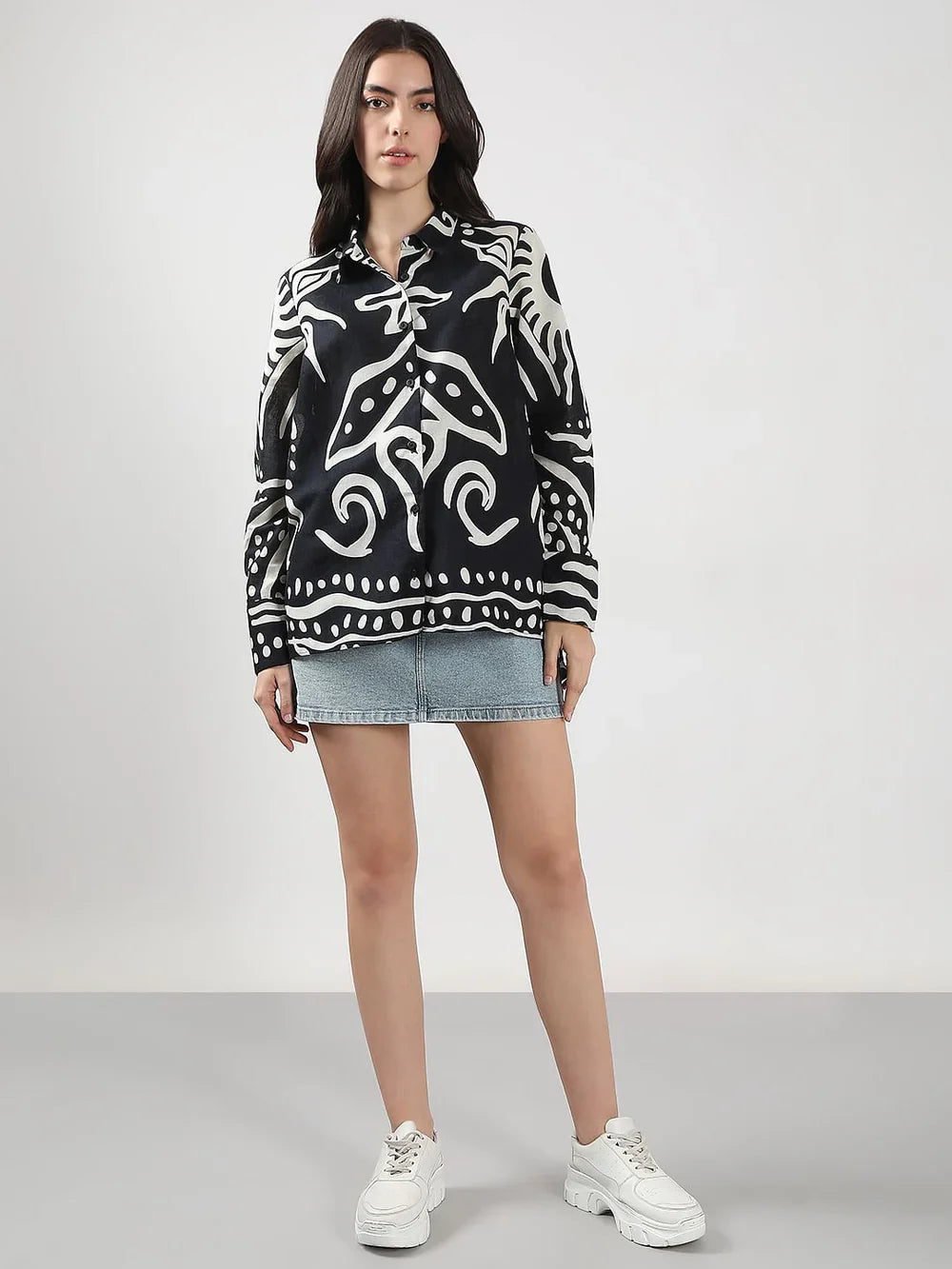 BLACK & WHITE PRINTED SHIRT
